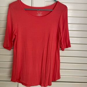 Apt 9 Essentials top